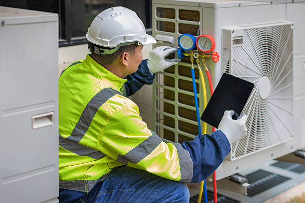 Professional Hvac Installation technician working in Garden City, MI